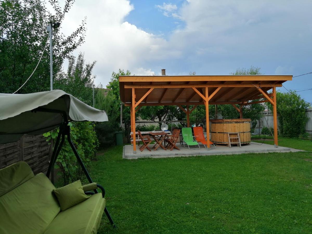 Apollo Vendeghaz Lägenhet Edelény Exteriör bild