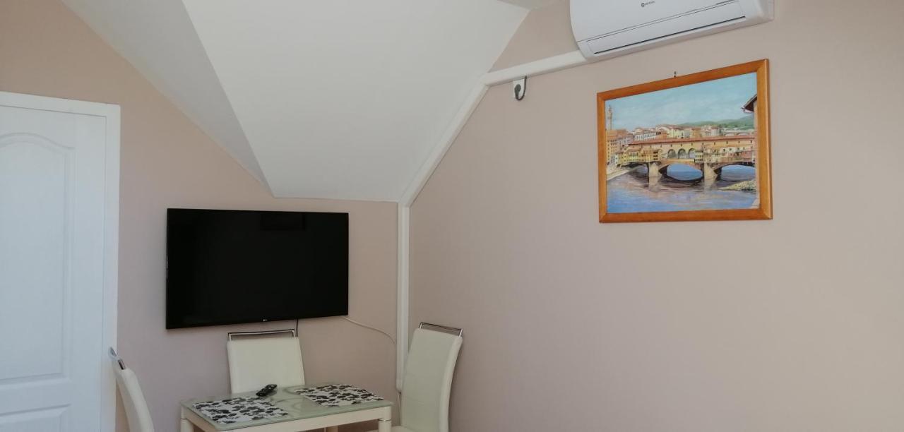 Apollo Vendeghaz Lägenhet Edelény Exteriör bild